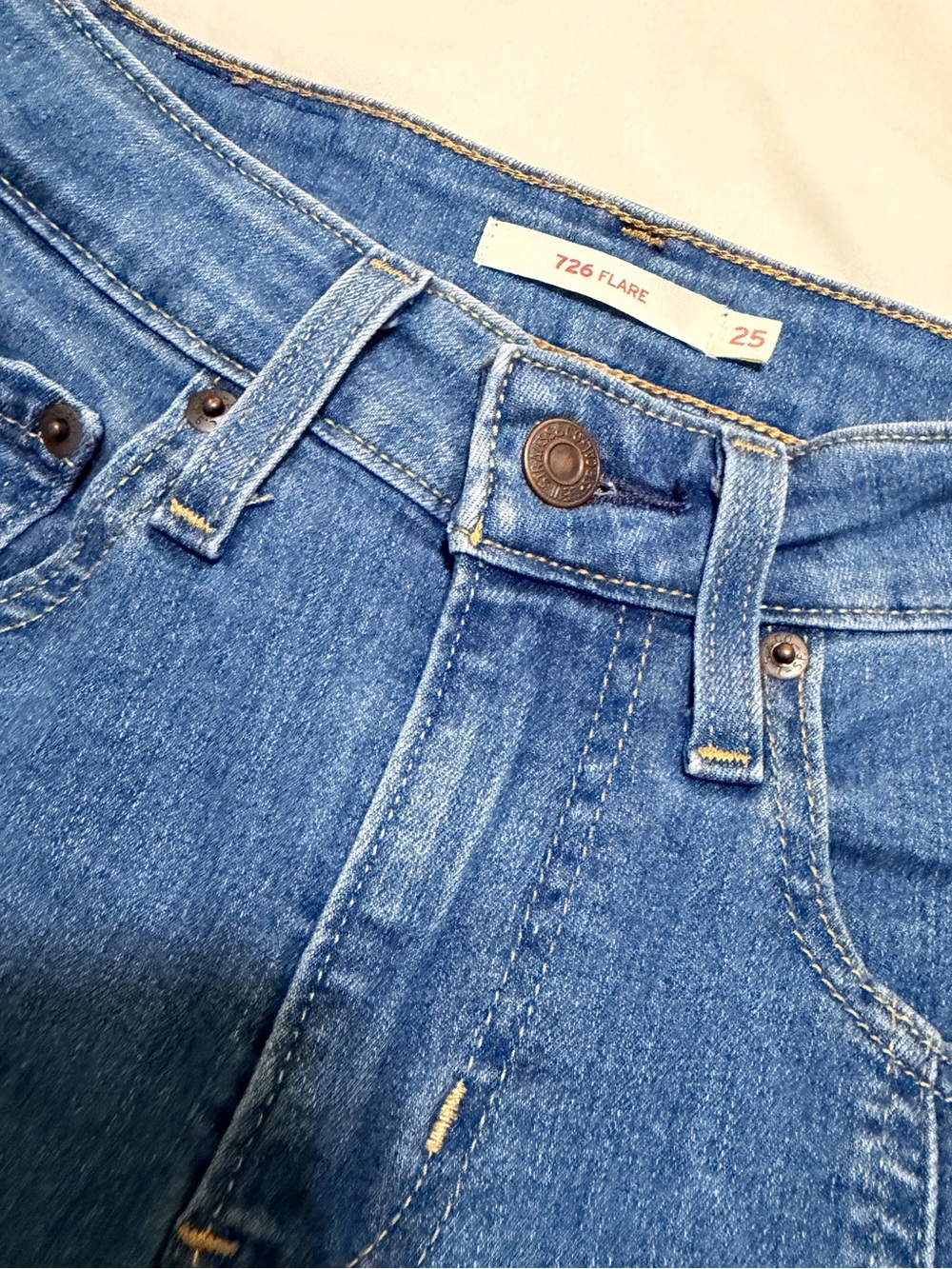 Levi's 726 Flared Denim Jeans - Picture 4 of 7
